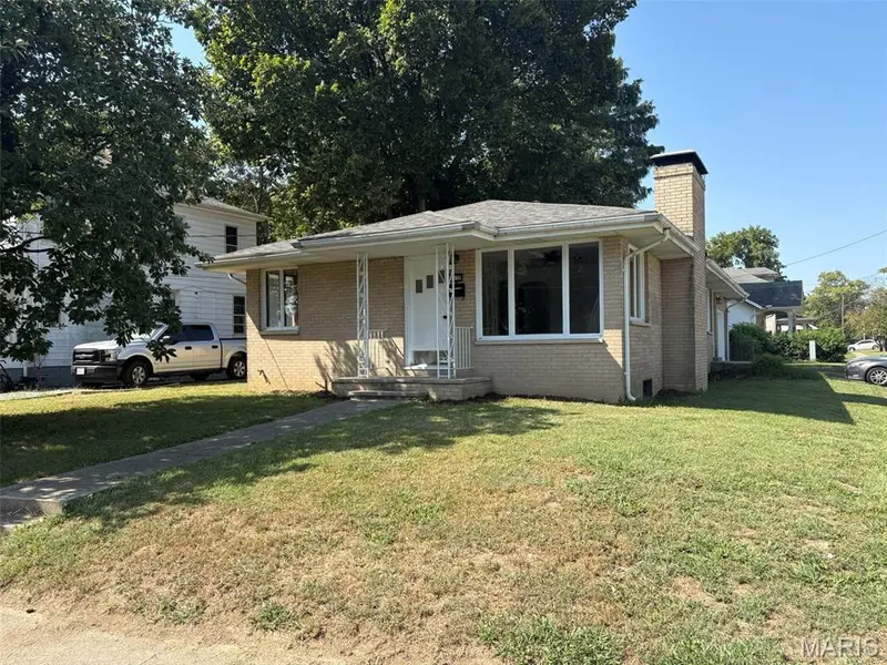 2120 Washington AVE, Alton, IL 62002
