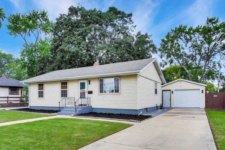 1721 W Illinois AVE, Aurora, IL 60506
