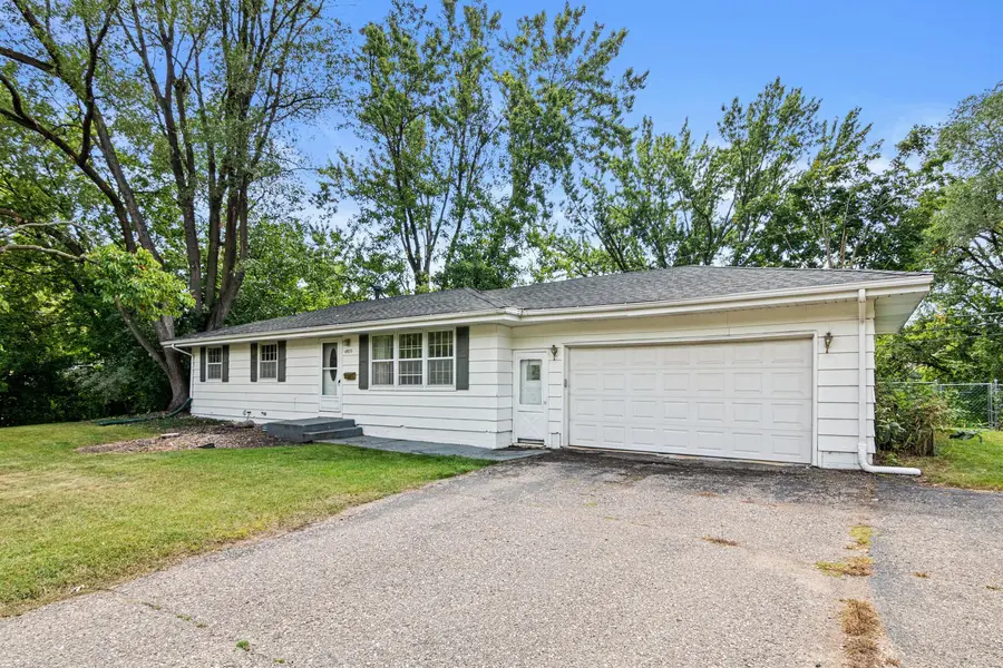 4609 Terracewood DR, Bloomington, MN 55437