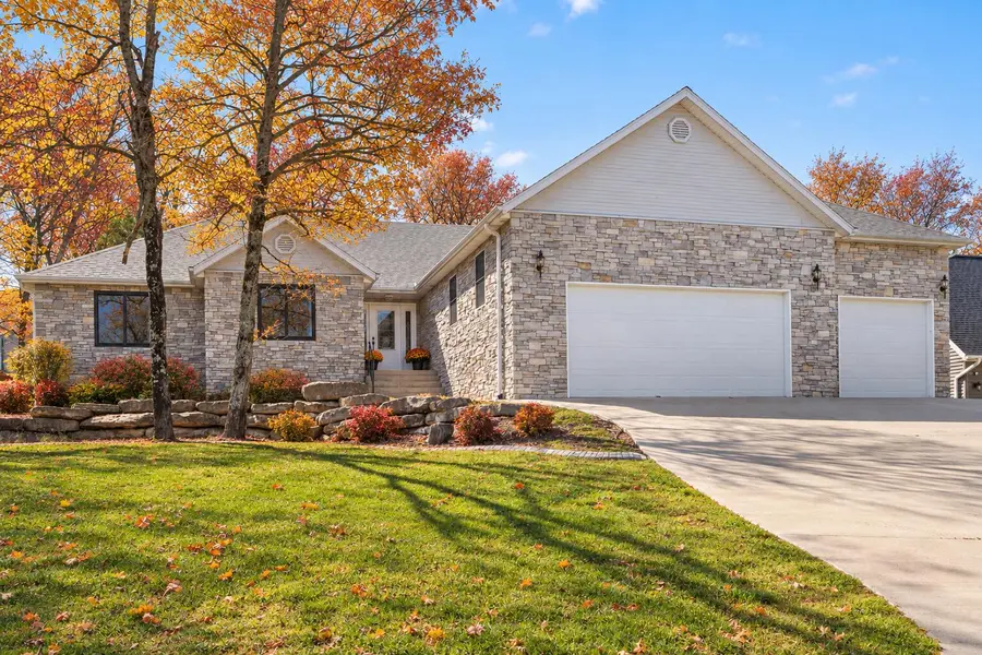 245 Wildflower RD, Kimberling City, MO 65686
