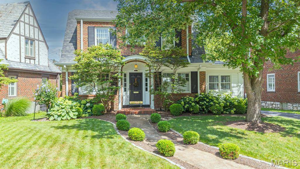 422 Mission CT, University City, MO 63130