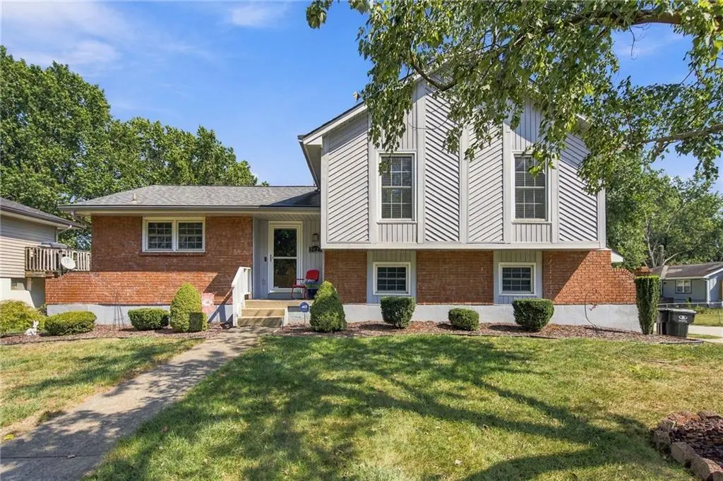 3023 Bryn Mawr DR, Independence, MO 64057