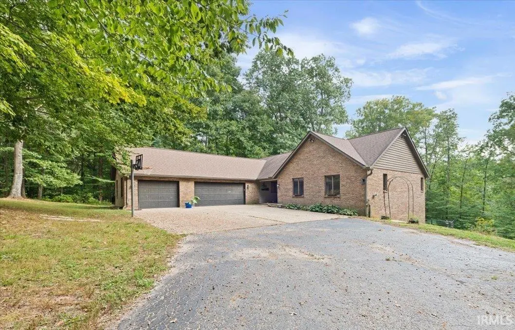 6308 N Bent Pine DR, Bloomington, IN 47408