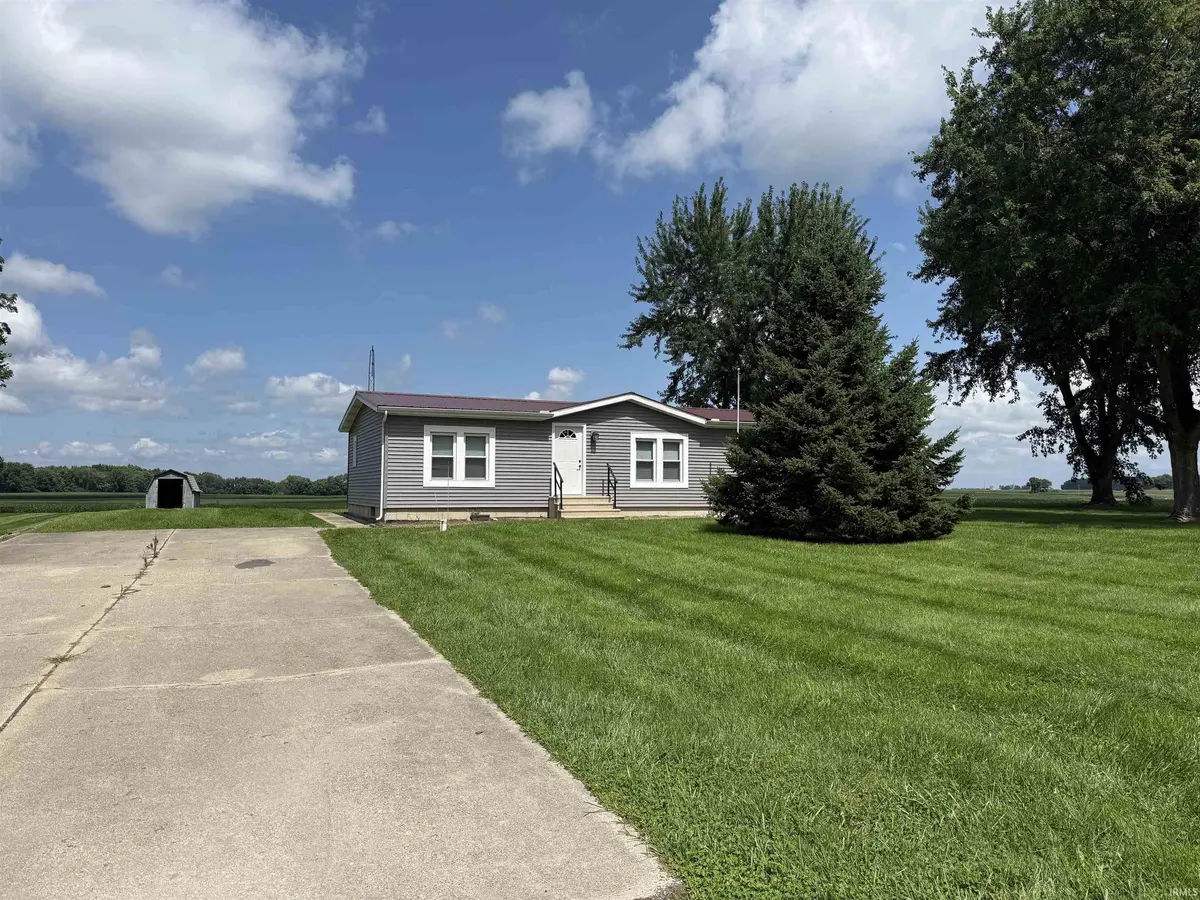 387 E Perry Rd RD, Ligonier, IN 46767