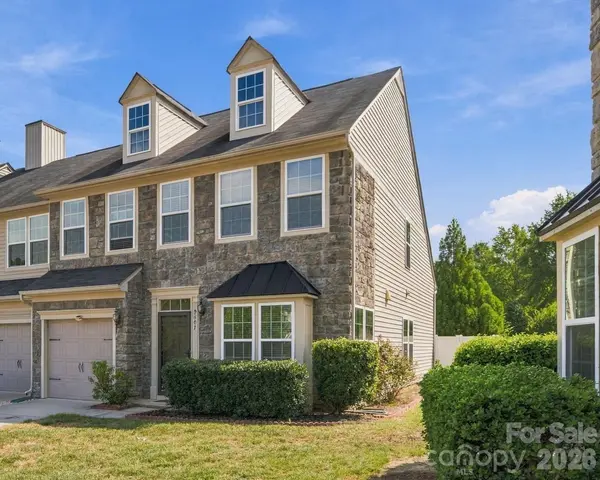 9607 Springholm DR, Charlotte, NC 28278