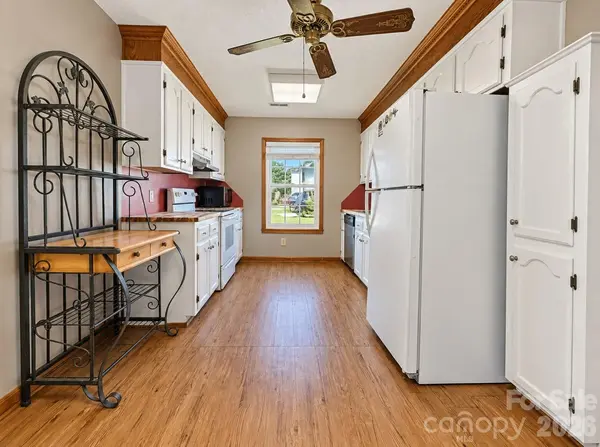 1062 Farm Pond LN, Rock Hill, SC 29732