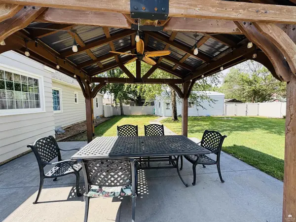515 Arthur ST, Clay Center, KS 67432