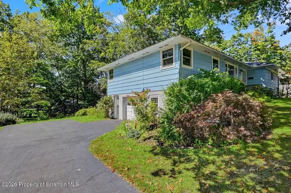 311 Crest DR, Clarks Green, PA 18411