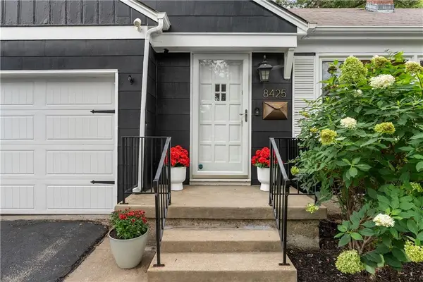 8425 Ward Parkway PLZ, Kansas City, MO 64114