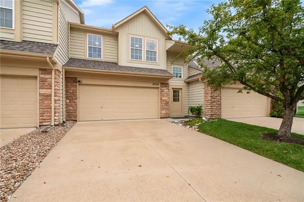 8924 Inkster ST, Lenexa, KS 66227