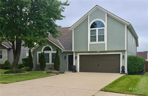 906 16th AVE #S, Greenwood, MO 64034