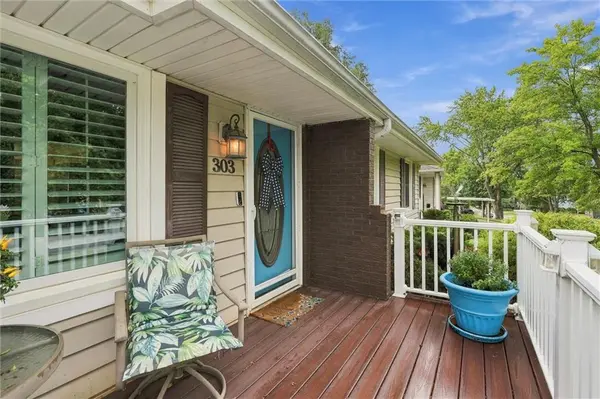 303 SW Marion LN, Lee's Summit, MO 64081