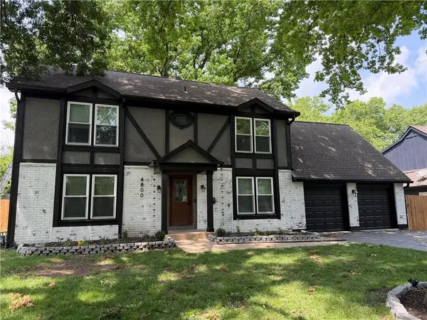 4800 Queal DR, Shawnee, KS 66203