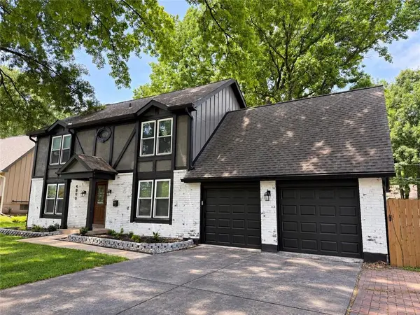 4800 Queal DR, Shawnee, KS 66203