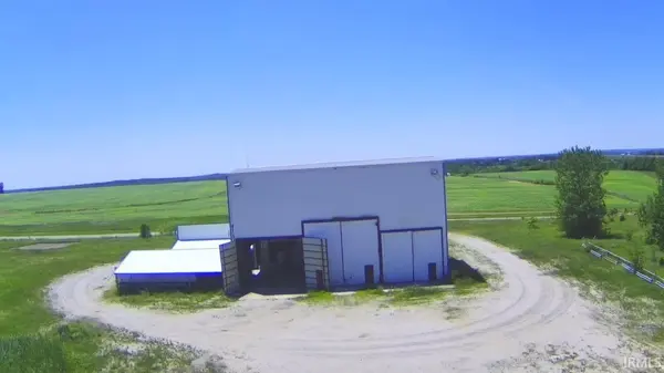3066 S 900 East ***, Cannelburg, IN 47519