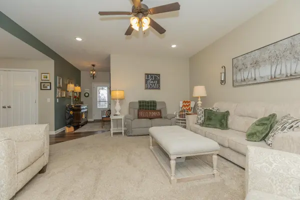 3800 Aberdeen CT, Evansville, IN 47725