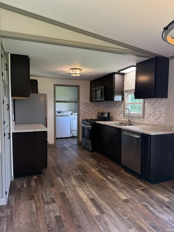 387 E Perry Rd RD, Ligonier, IN 46767