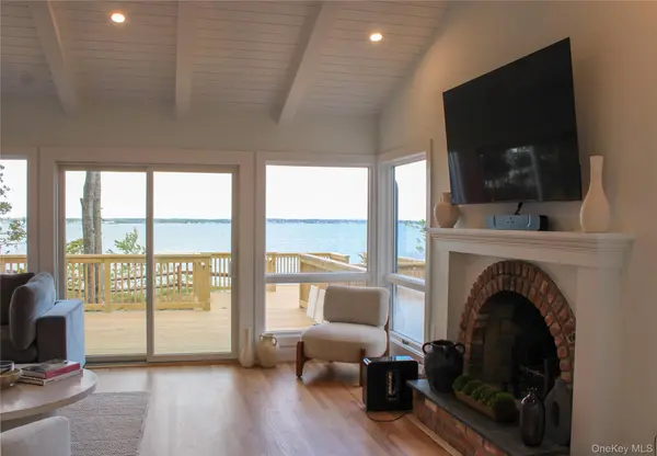 46 Red Cedar Point RD, Hampton Bays, NY 11946