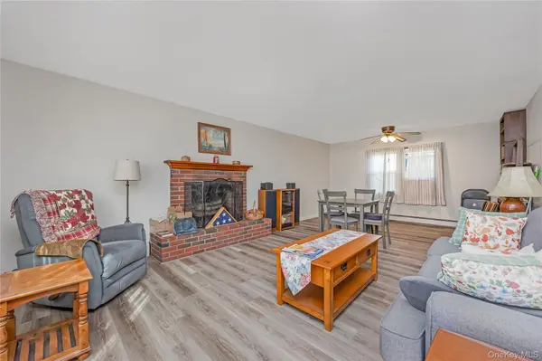 26 Dawes AVE, Amity Harbor, NY 11701