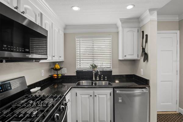 1100 MARTINIQUE DR #220, Winter Haven, FL, 33884 photo 5