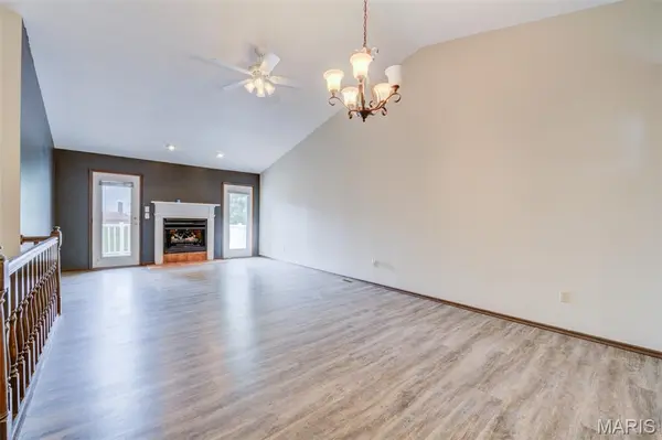1647 Chapman CT, St Charles, MO 63303