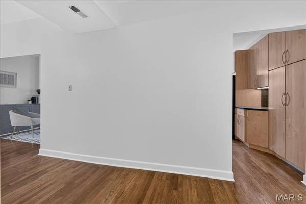 5553 Waterman BLVD #3E, St Louis, MO 63112