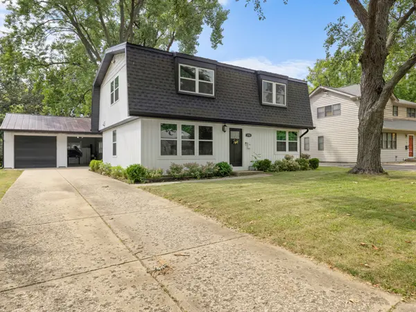 3703 Bluebird LN, Rolling Meadows, IL 60008