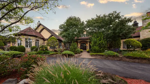 5 AUTUMN TRL, Barrington Hills, IL 60010
