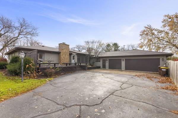 10501 Cindy Jo AVE, Huntley, IL 60142