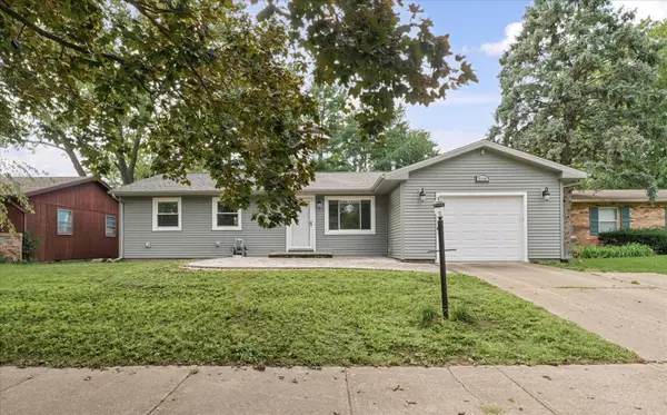2105 Blackthorn DR, Champaign, IL 61821