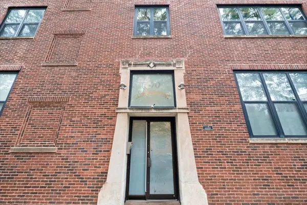 1670 N Claremont AVE #101, Chicago, IL 60647
