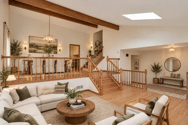 15718 Chapel Hill RD, Orland Park, IL 60462