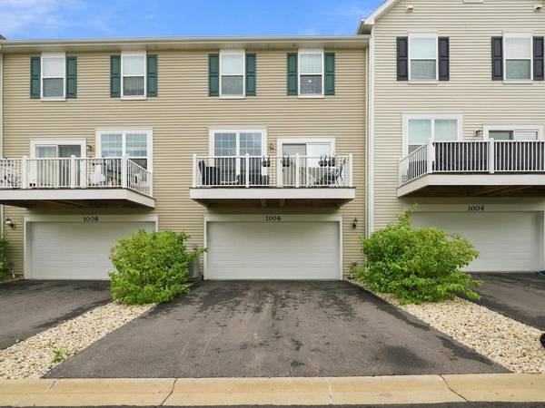 1006 Neubauer CIR, Lindenhurst, IL 60046