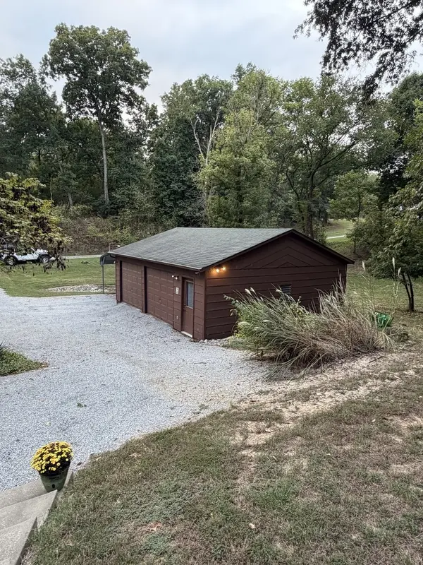 4083 Private Road 25, Pinckneyville, IL 62274