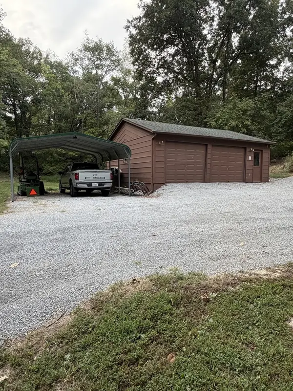 4083 Private Road 25, Pinckneyville, IL 62274