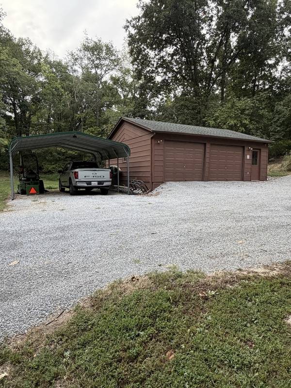 4083 Private Road 25, Pinckneyville, IL 62274
