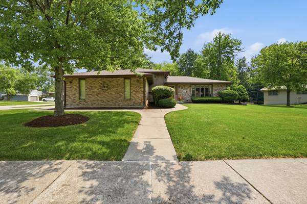 800 Ravinia DR, Shorewood, IL 60404