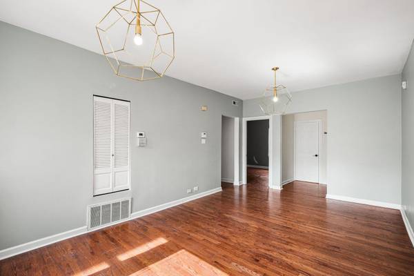 5743 N Ridge AVE #1, Chicago, IL 60660