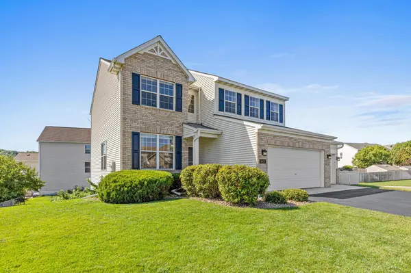 8421 Blazing Star CIR, Shakopee, MN 55379