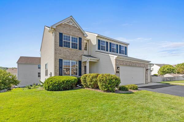 8421 Blazing Star CIR, Shakopee, MN 55379