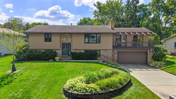 2683 17th TER NW, New Brighton, MN 55112