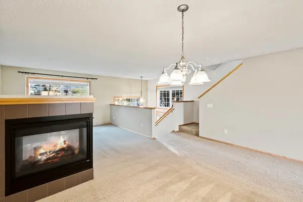 899 Ledgestone, Mahtomedi, MN 55115