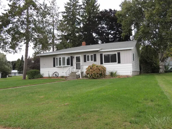 231 MADISON ST, Oconto, WI 54153