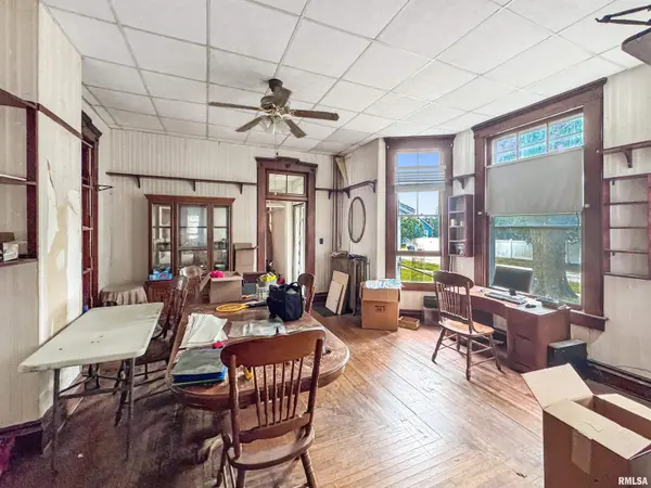 310 S CAPITOL AVE, Mt Sterling, IL 62353