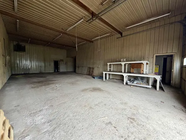 1219 N US 45 HWY, Eldorado, IL 62930