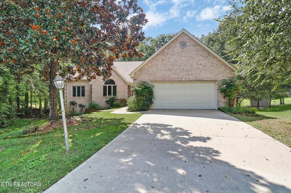 17 Kenwood Court, Crossville, TN 38558