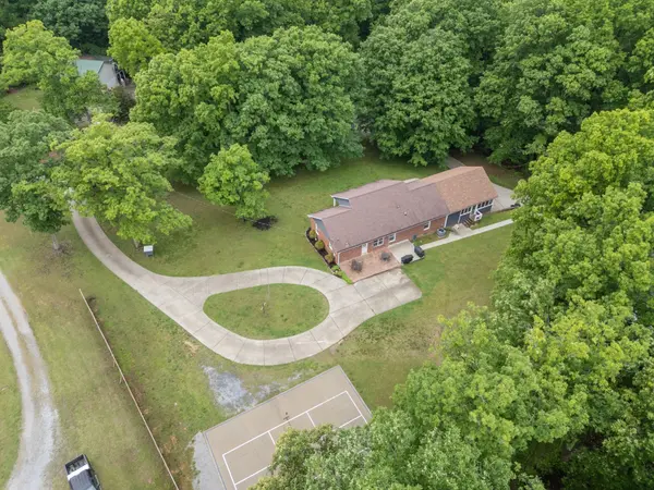 216 Rouse Rd, Dickson, TN 37055