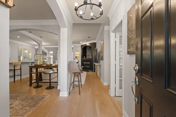1113 Chickadee Cir, Hermitage, TN 37076