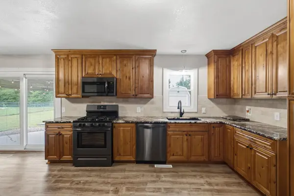 821 E 3rd St, Douglass, KS 67039
