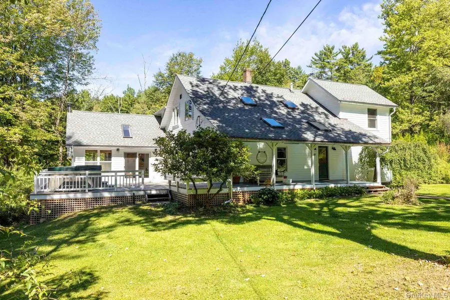 388-390 Wittenberg RD, Bearsville, NY 12409